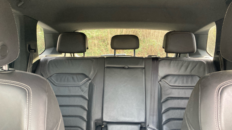 Volkswagen Touareg 3.0 V6 TDI 4Motion R-Line Tech 5dr Tip Auto Diesel Estate